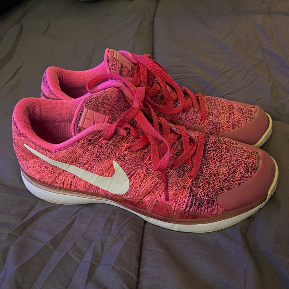 Nike Women's lunar epic flyknit, reduced flaw